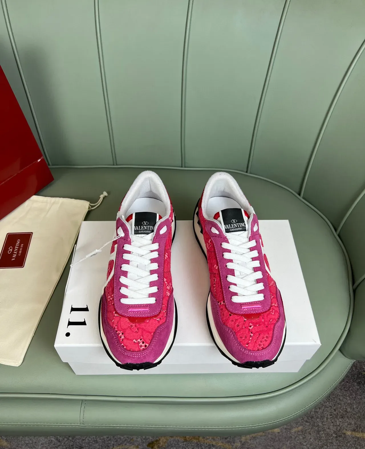 Valentino VLTN Runner Baskets Chunky Rose et Rouge Lacées 9
