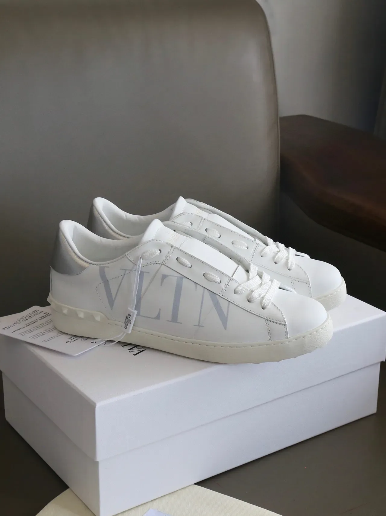 Valentino VLTN Blanc Argent Logo Lifestyle Sneakers 6