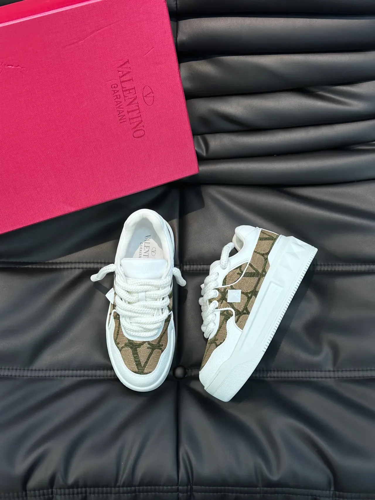 Valentino White Army Green Chunky Platform Sole Pyramid Stud Accent Lifestyle Sneakers 4