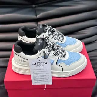 Valentino Zapatillas lifestyle de cuero superior blanco azul perforado ligero panel lateral