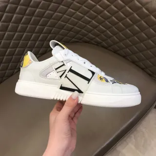 Valentino أبيض متعدد الألوان Low-Top المرنة VLTN حزام أحذية رياضية أسلوب حياة