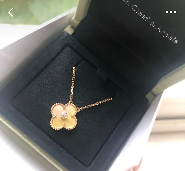 Van Cleef & Arpels Alhambra Four-Leaf Clover Mère-de-Perle et Diamant Collier 4