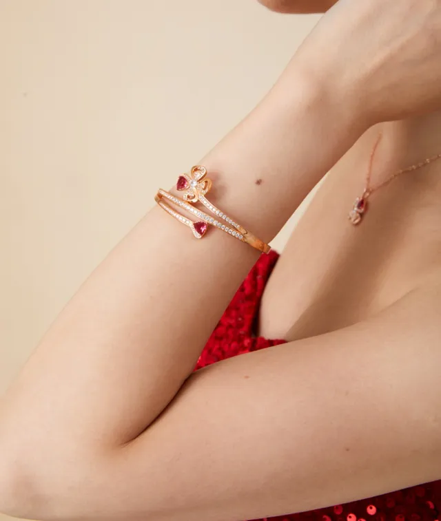 Van Cleef & Arpels Alhambra হার্ট রুবি এবং ডায়মন্ড সোনার ব্রেসলেট 8