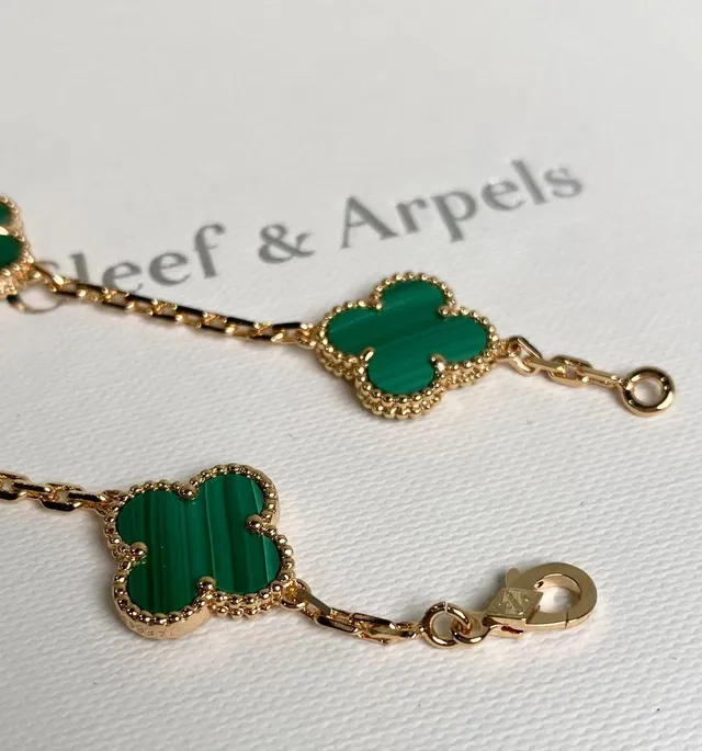 Van Cleef & Arpels Alhambra Dix motifs collier en malachite 3