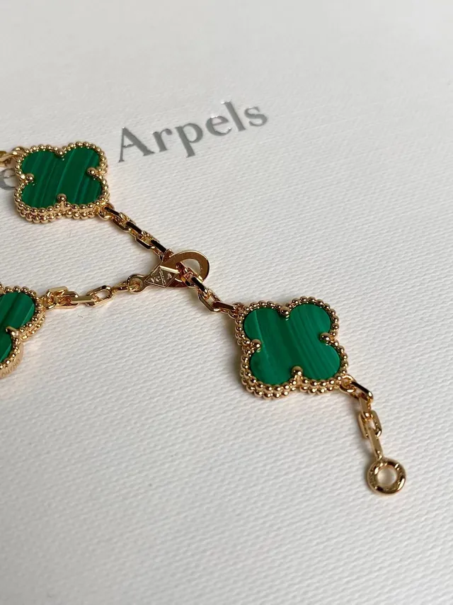 Van Cleef & Arpels Alhambra Dix motifs collier en malachite 4