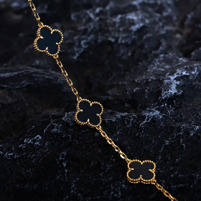 Van Cleef & Arpels Alhambra Five Motif Bracelet en or et émail noir 4