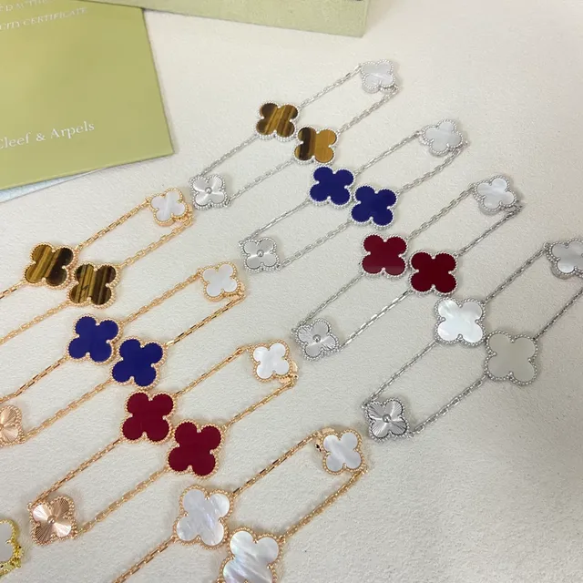 Van Cleef & Arpels Alhambra Trèfle à quatre feuilles Motif Colliers de chaîne 2