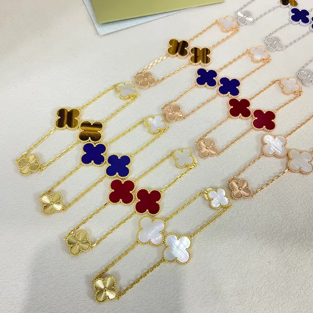 Van Cleef & Arpels Alhambra Trèfle à quatre feuilles Motif Colliers de chaîne 3
