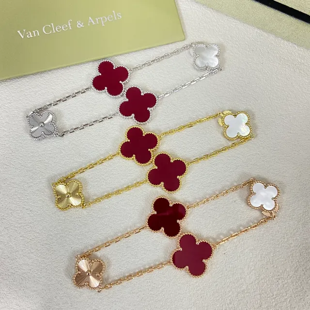 Van Cleef & Arpels Alhambra Trèfle à quatre feuilles Motif Colliers de chaîne 8