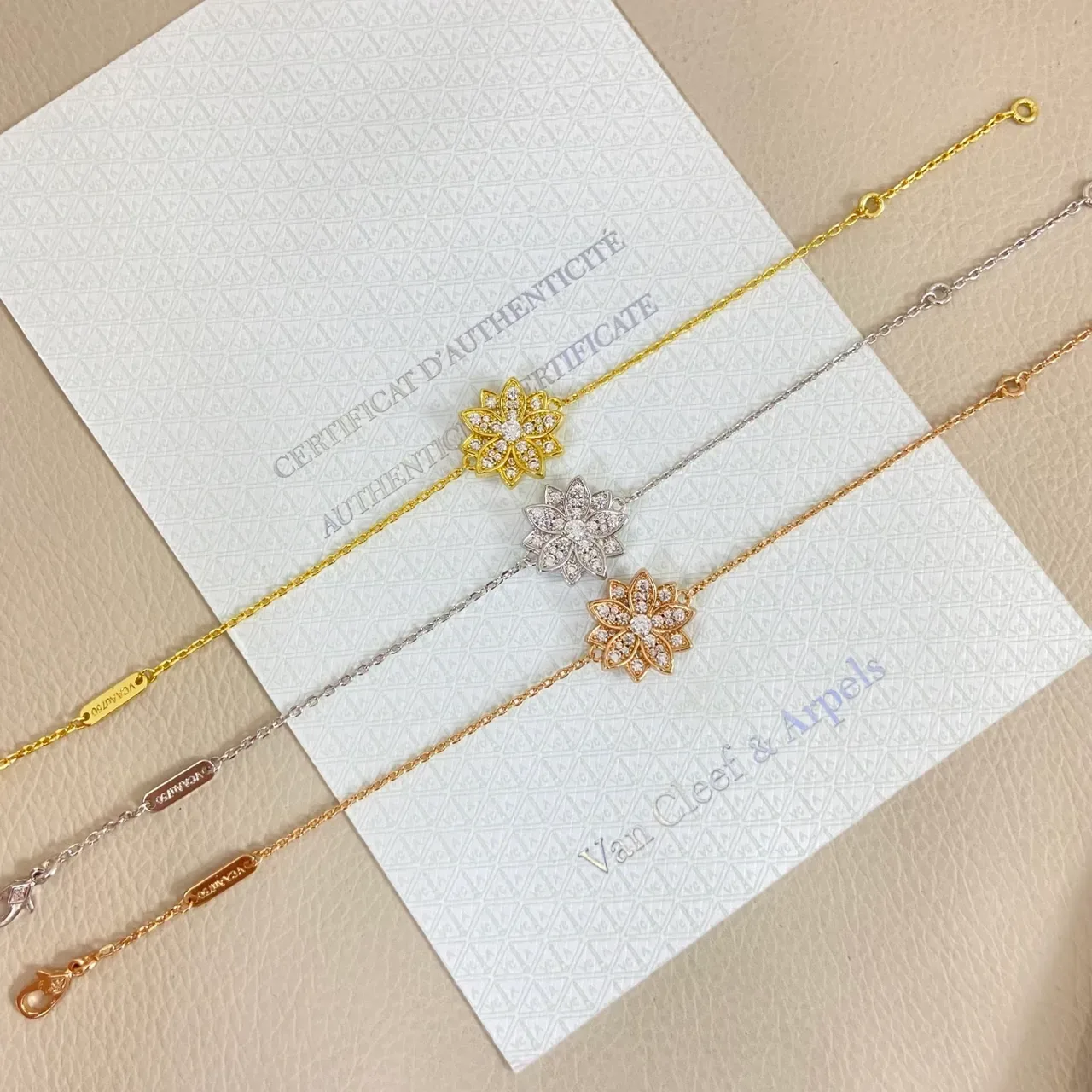 Van Cleef & Arpels Alhambra Pendentif Floral Or Argent Cristaux Pavé Bracelet 2