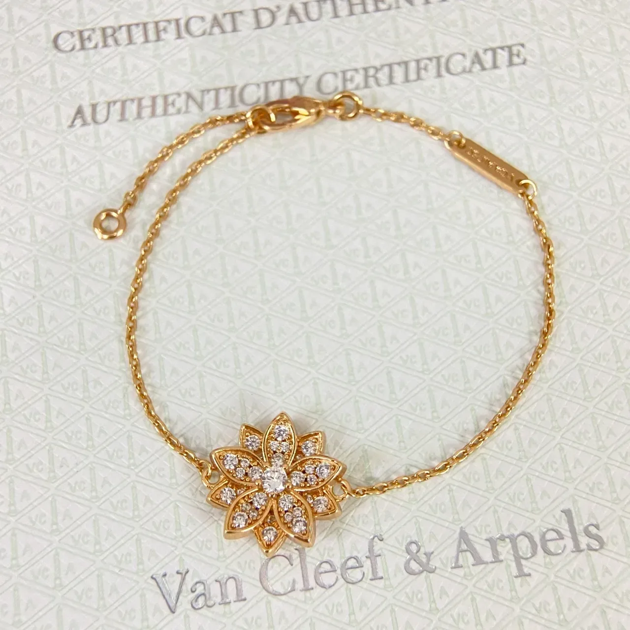 Van Cleef & Arpels Alhambra Pendentif Floral Or Argent Cristaux Pavé Bracelet 4