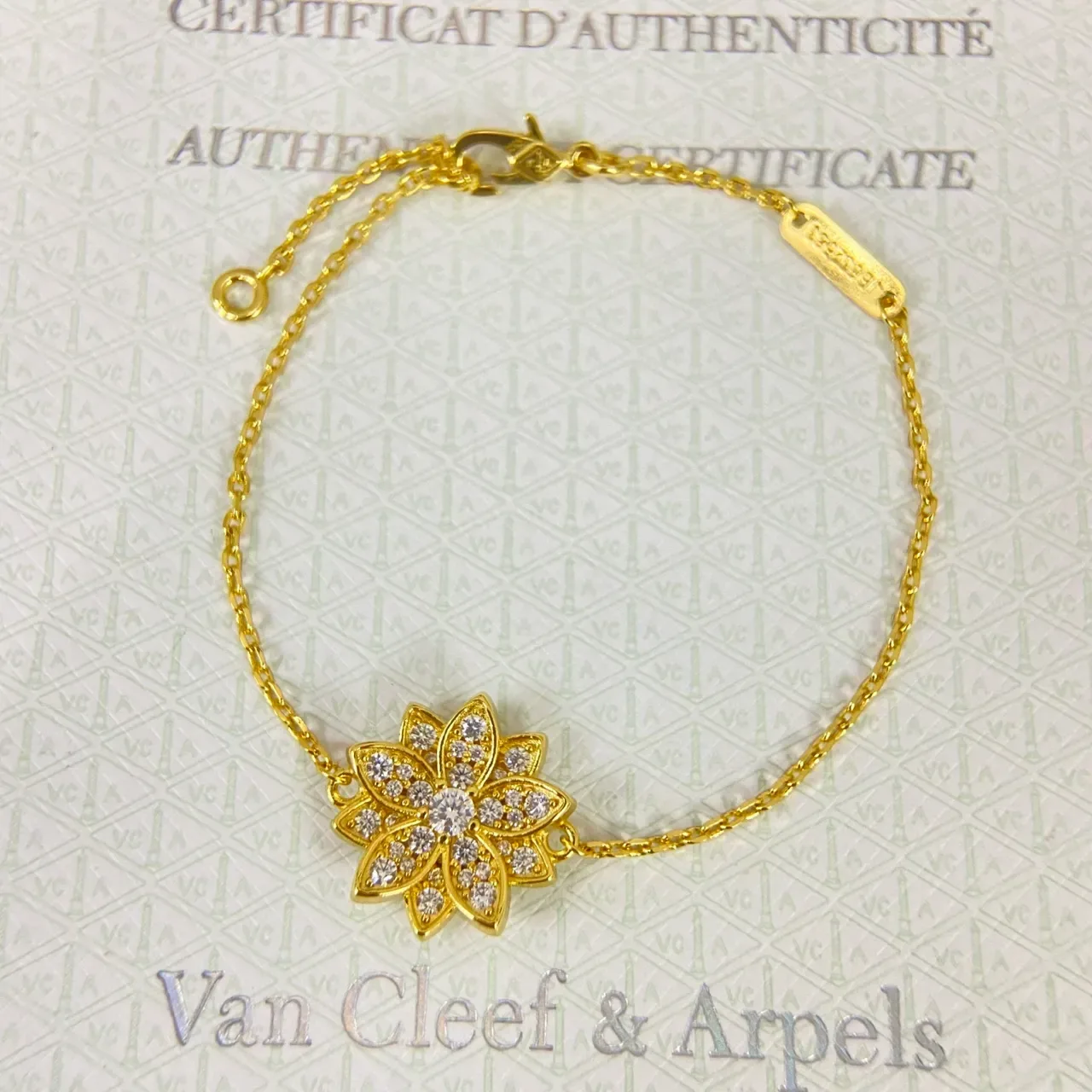 Van Cleef & Arpels Alhambra Pendentif Floral Or Argent Cristaux Pavé Bracelet 5