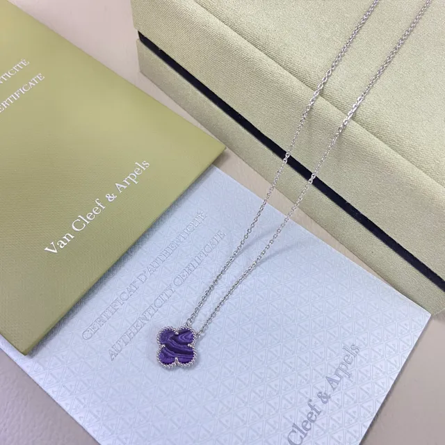Van Cleef & Arpels Alhambra Colares com pingentes de trevo com contas de pedras mármore roxas 4