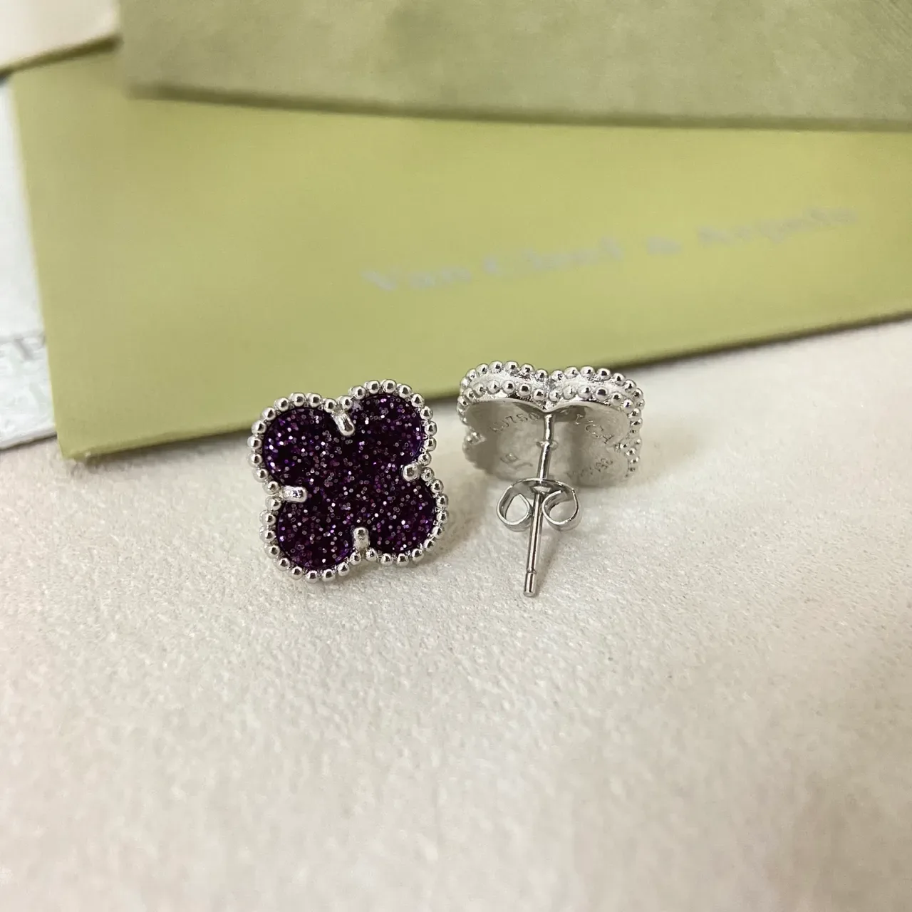 Van Cleef & Arpels Alhambra Boucles d'Oreilles Violette Pavé Quatrefoil 4