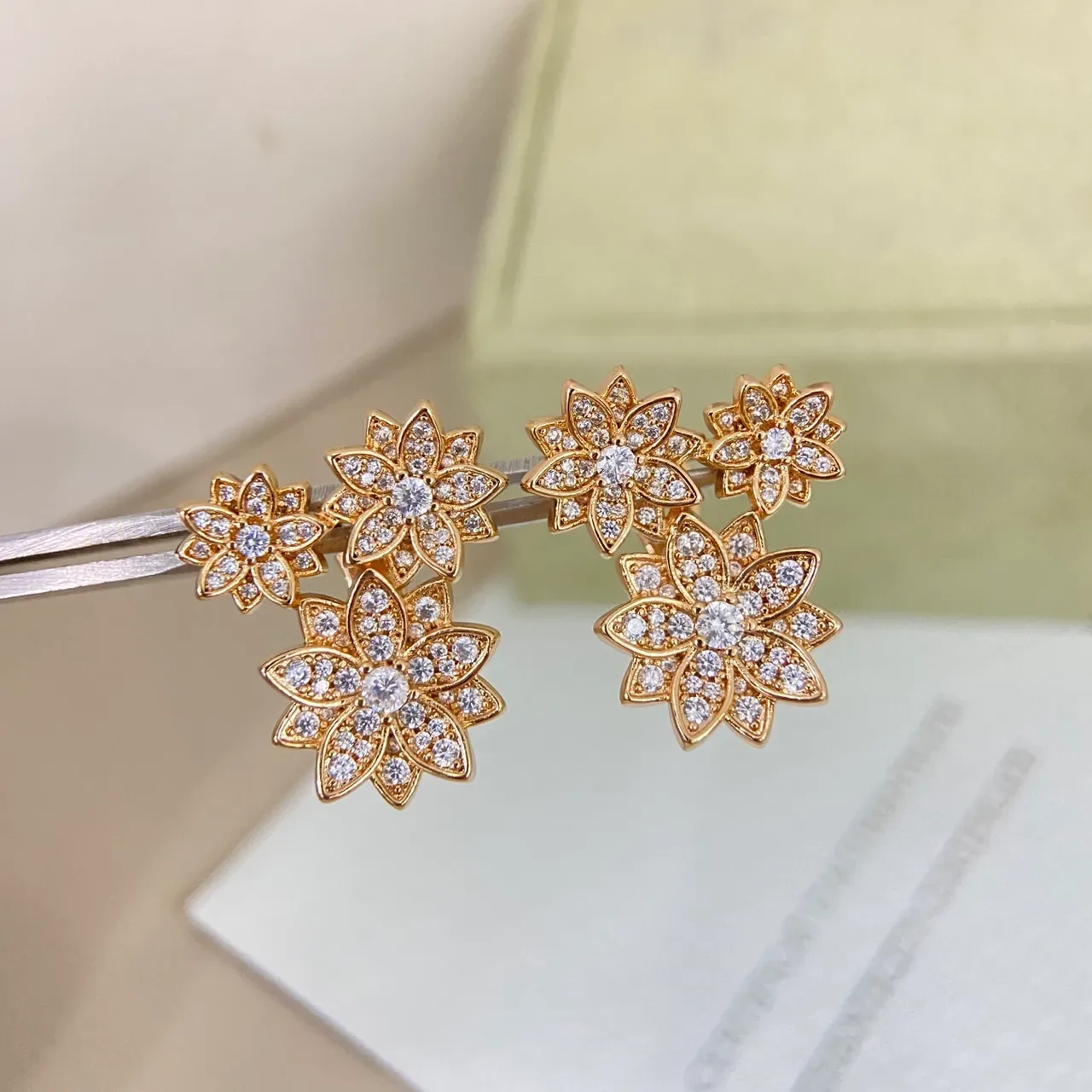 Van Cleef & Arpels Floral Pavé Stud Earrings 5