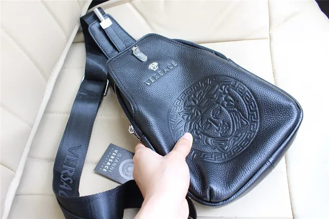 Versace Sac Bandoulière Noir Argent Tête de Médusa Embossée Motif Greca Borde 2