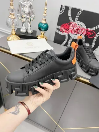 Versace Chain Reaction কালো এবং কমলা লাইফস্টাইল স্নিকার 6