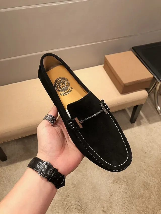 Versace Chain Reaction काले स्यूड लोफर 8