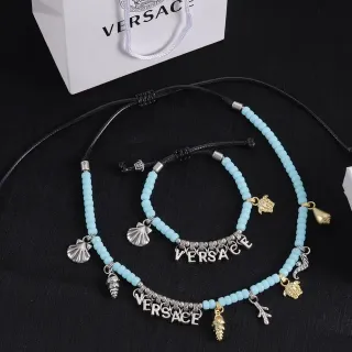 Versace Chain Reaction Collar Azul Plata con Charm Adornado de Cuentas