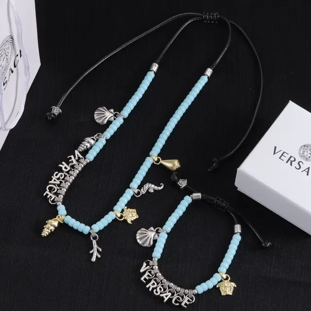 Versace Chain Reaction Collier Bleu Argent avec Charm Adorné de Perles 6