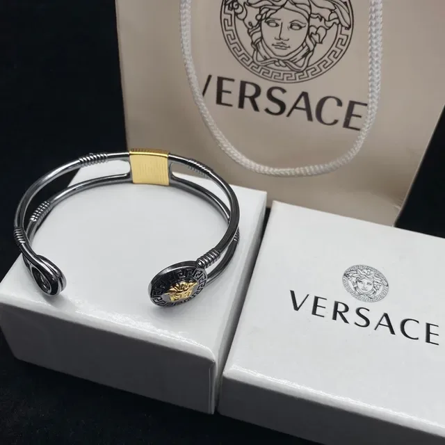 Versace Chain Reaction ডাবল-বার কফ ব্রেসলেট 7