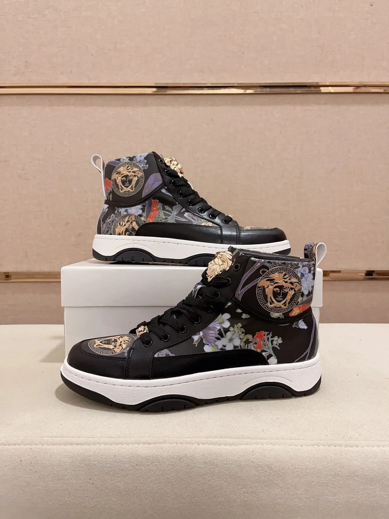 Versace Chain Reaction Floral Print Medusa Hardware Lifestyle Sneakers 8