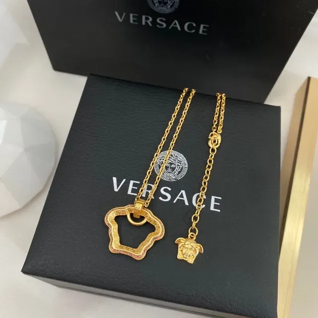 Versace Greca Odissea Colar Pendentif Quatrefoil Dourado 3
