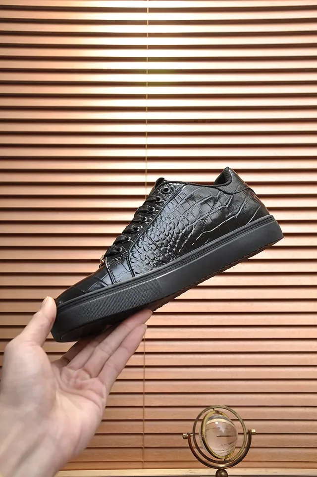 Versace Jeans Couture Zapatillas lifestyle de cuero negro con grabado de cocodrilo 6