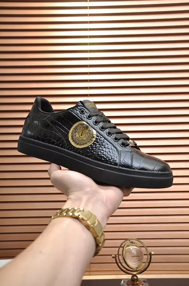 Versace Jeans Couture Zapatillas lifestyle de cuero negro con grabado de cocodrilo 7