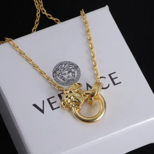 Versace Medusa Chain قلادة ذهبية 3