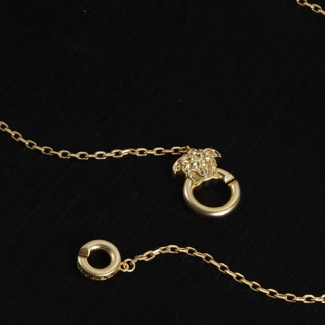 Versace Medusa Chain قلادة ذهبية 5