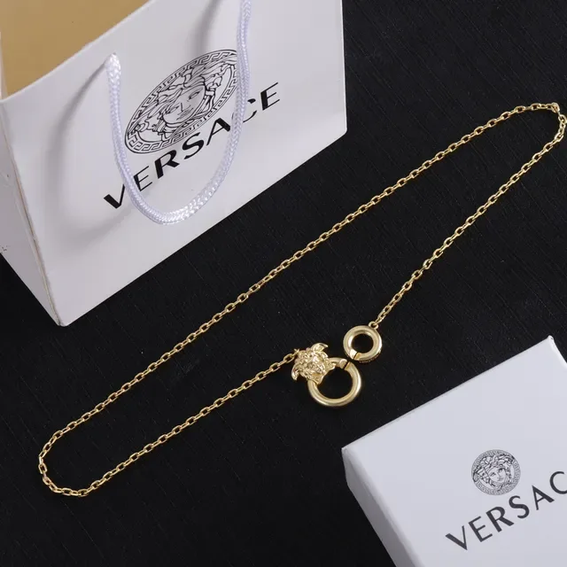 Versace Medusa Chain قلادة ذهبية 6