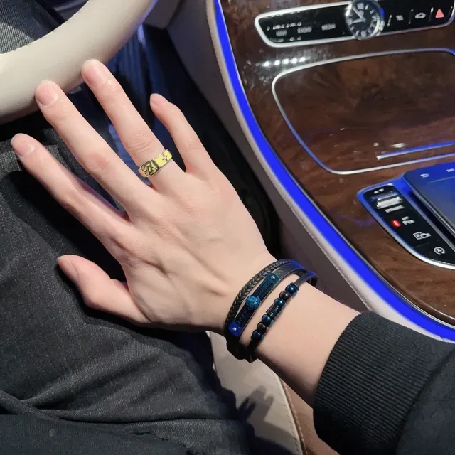 Versace Medusa Greca bracelets en cuir tressé bleu et noir 4