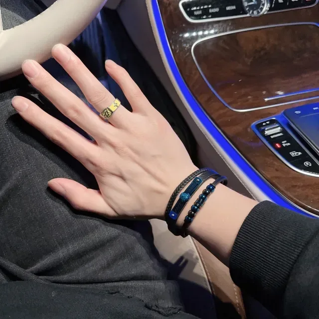 Versace Medusa Greca bracelets en cuir tressé bleu et noir 7