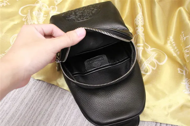 Versace Medusa Logo bolsa cruzada de couro preto texturizado 2