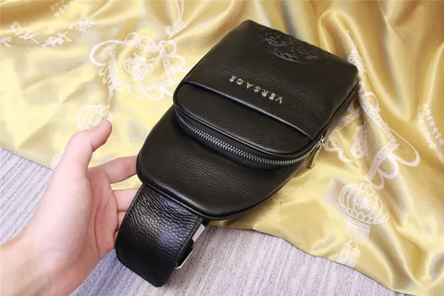 Versace Medusa Logo bolsa cruzada de couro preto texturizado 5