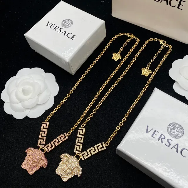 Collier Versace Medusa Chaîne Pavé Cristal Doré 4