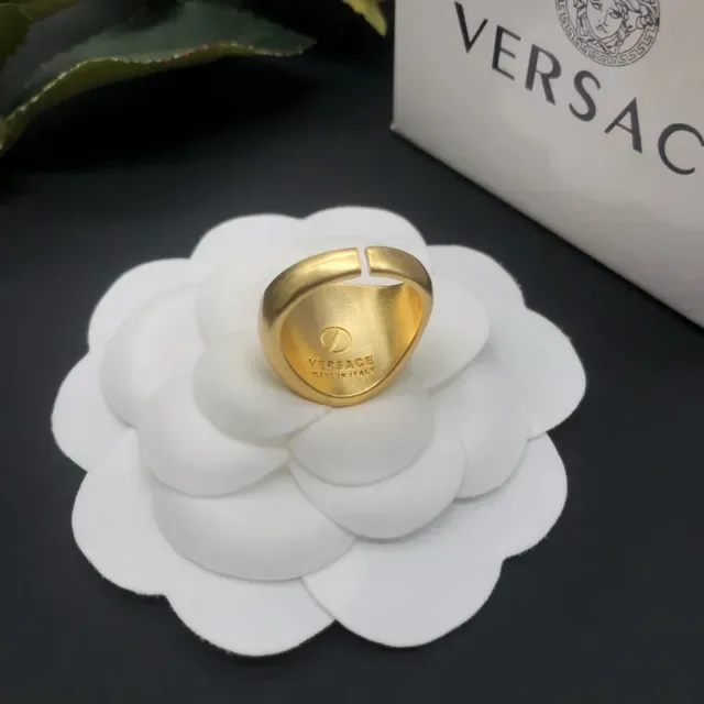 Bague Versace Medusa Signet Or et Noir Émaillé 3