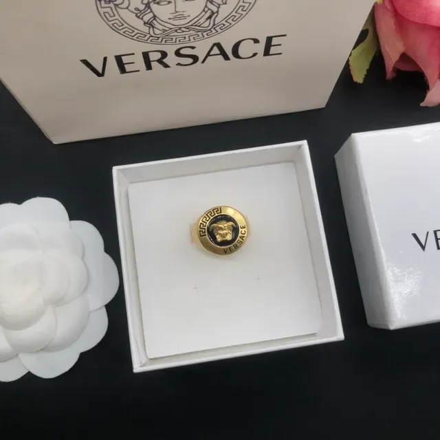 Bague Versace Medusa Signet Or et Noir Émaillé 6