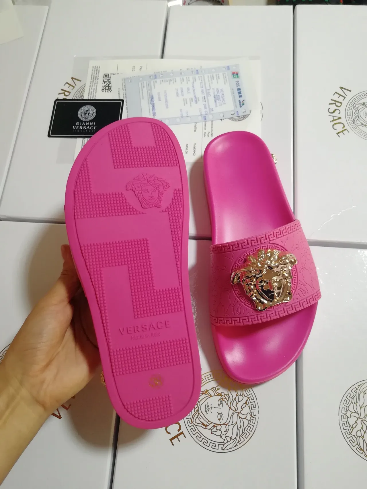 Versace Medusa Slide Rosa Dourado Adorno de cabeça Padrão de Borda Greca Chinelos 3