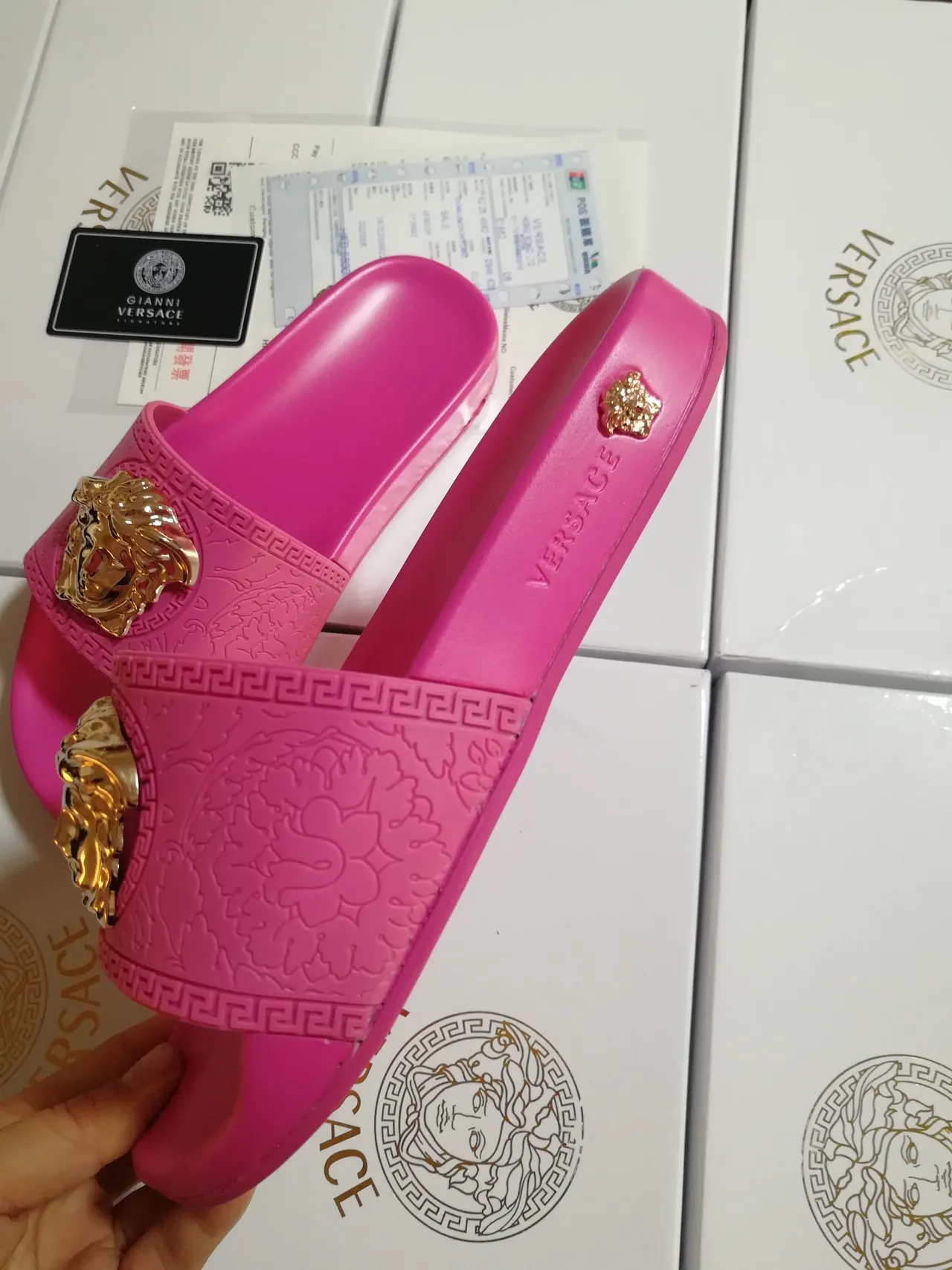 Versace Medusa Slide Rosa Dourado Adorno de cabeça Padrão de Borda Greca Chinelos 4