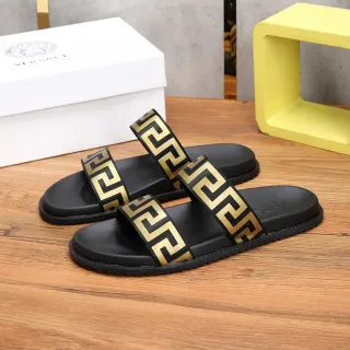 Versace Odissea Greca काले और सोने के पनपुले
