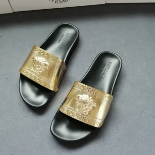 Versace Odissea Medusa सोने और काले चप्पल