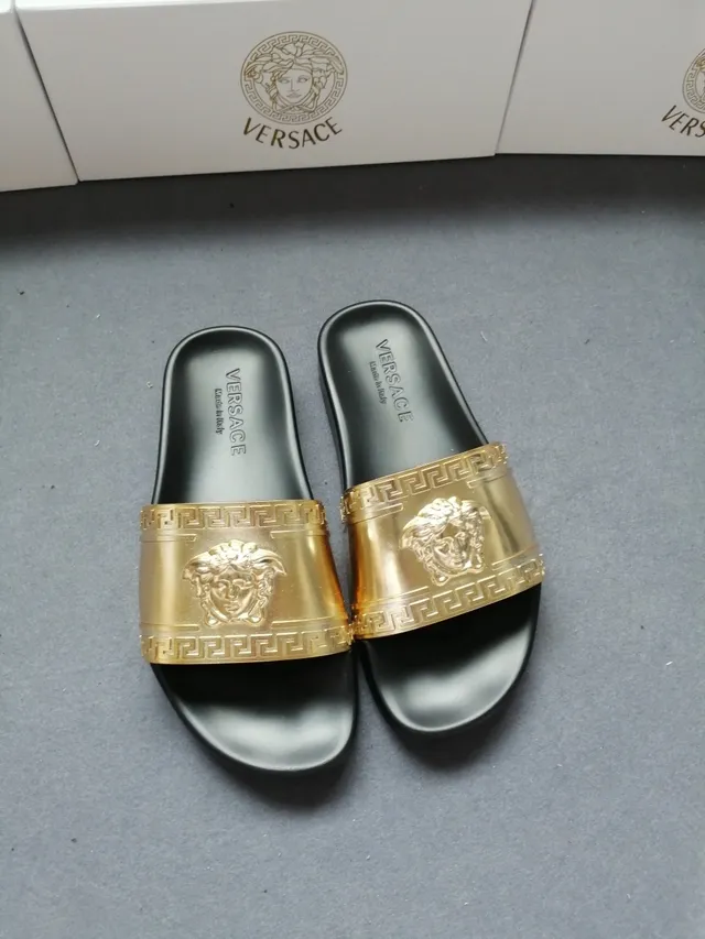 Versace Odissea Medusa Chaussons dorés et noirs 2