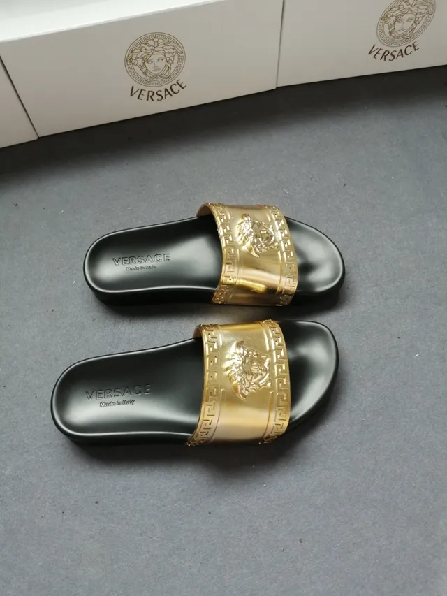 Versace Odissea Medusa Chaussons dorés et noirs 3