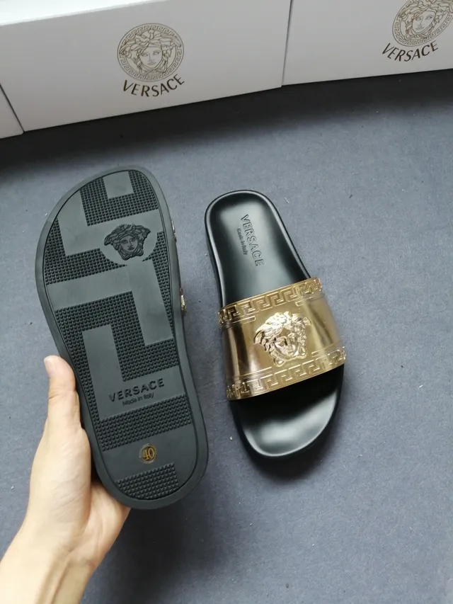 Versace Odissea Medusa Chaussons dorés et noirs 4