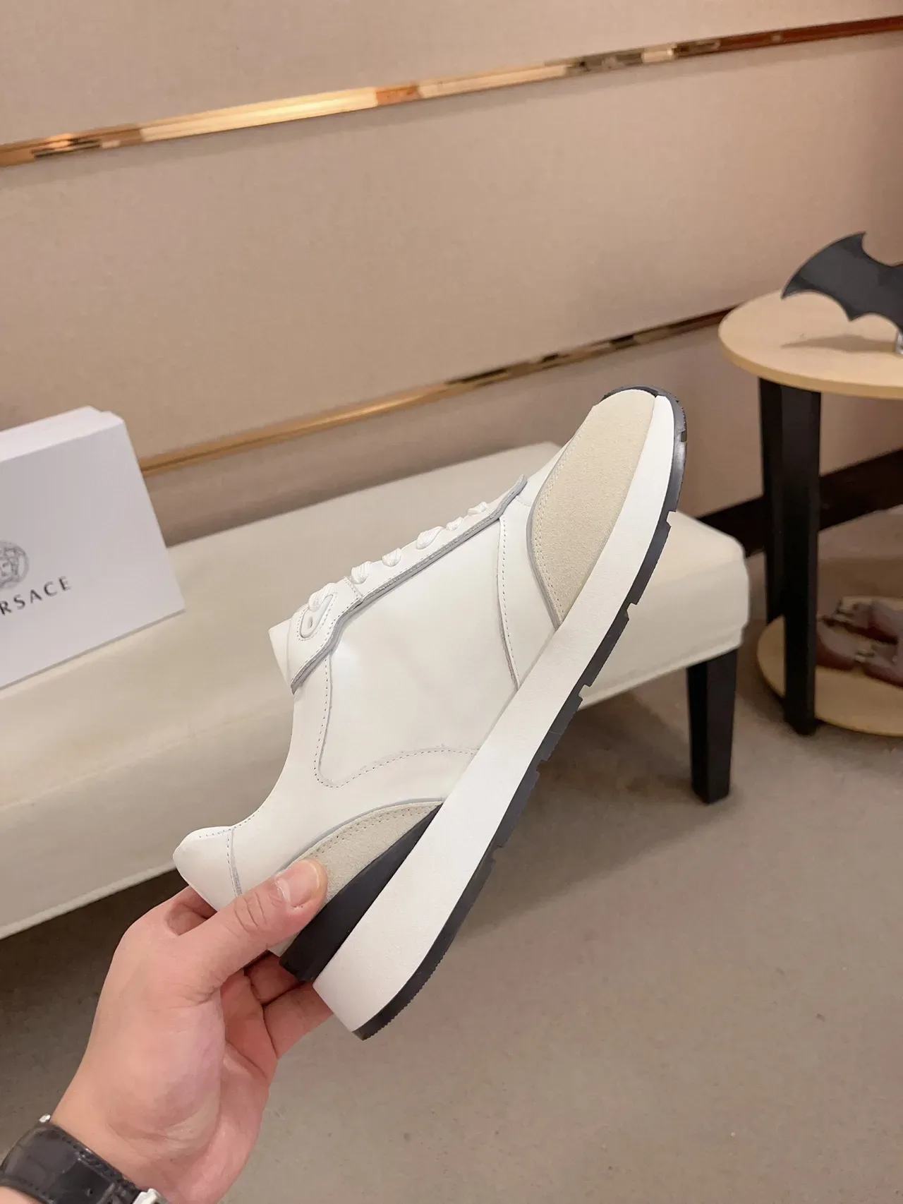 Versace Odissea sneakers lifestyle blanc et beige 5