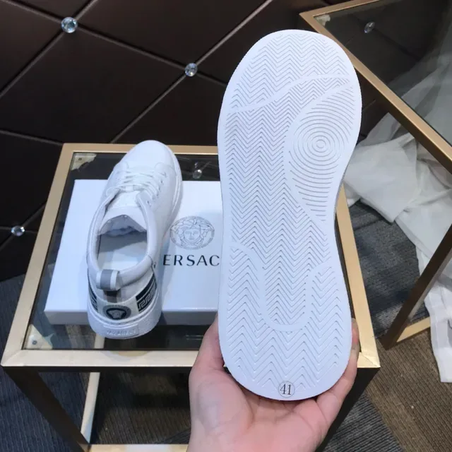 Versace Sneakers Lifestyle Blancs et Noirs en Cuir avec Emblème Medusa-Tongue 4