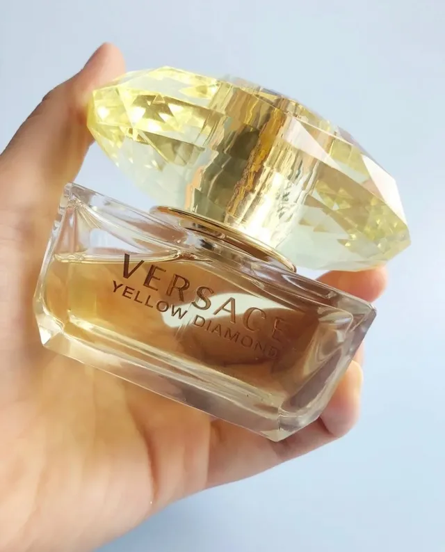 Versace Yellow Diamond Pale Yellow Perfume 5