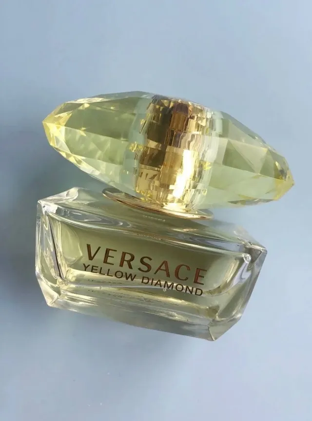 Versace Yellow Diamond Pale Yellow Perfume 6